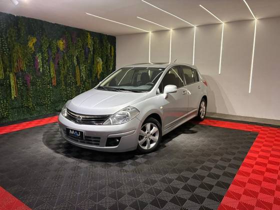 NISSAN TIIDA 1.8 SL 16V FLEX 4P MANUAL NISSAN TIIDA 1.8 SL 16V FLEX 4P MANUAL